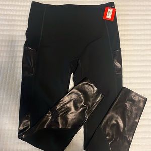 Spanx gloss pocket leggings